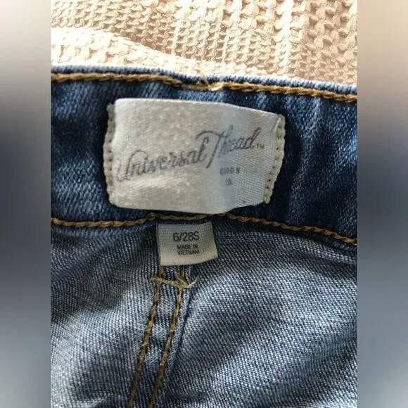 Universal Thread Jeans - Picture 3 of 4
